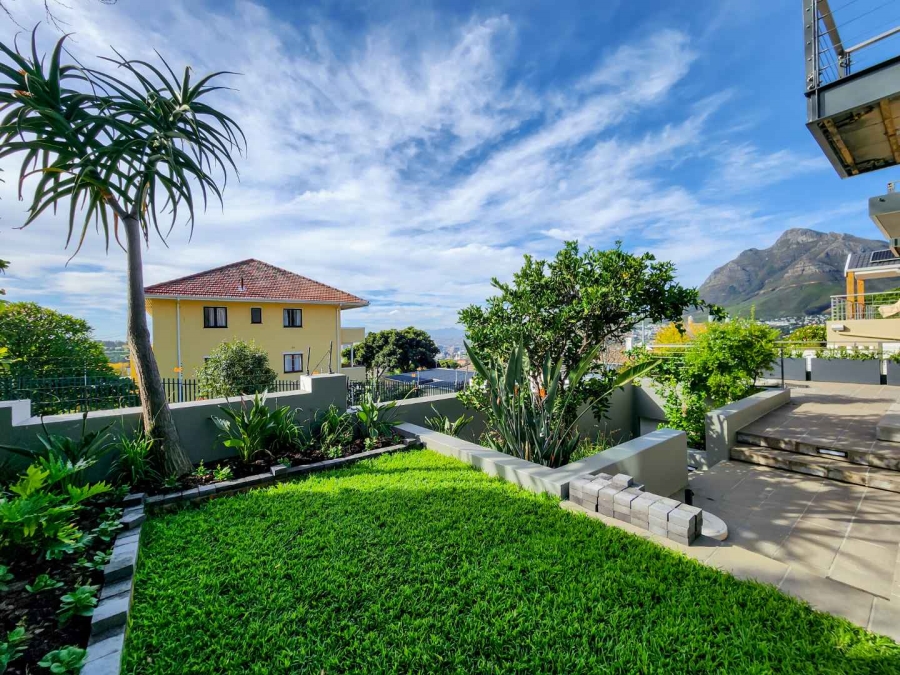 To Let 4 Bedroom Property for Rent in Tamboerskloof Western Cape